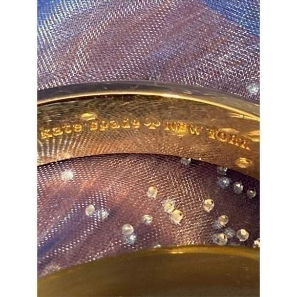 EUC Kate Spade Punched out Spade Black/Goldtone Hinged Bangle Bracelet size 6.75 - Picture 4 of 12